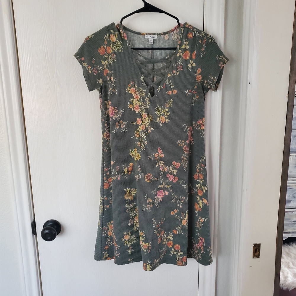 Love Fire Flowy Green Flower Dress XS